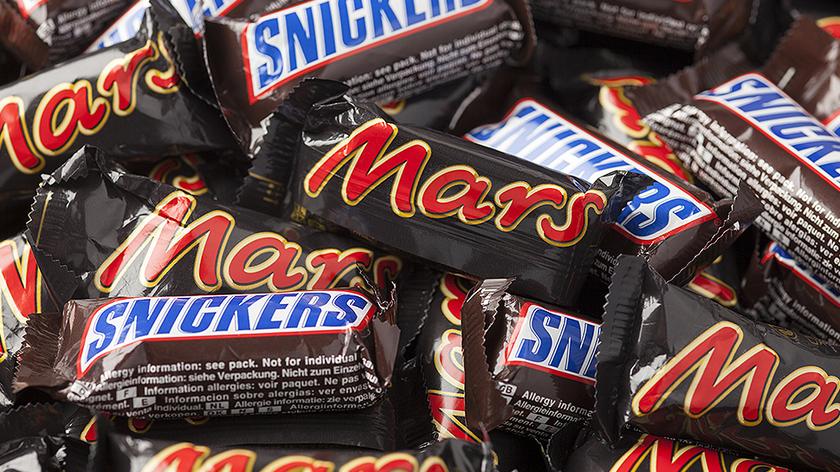 Plastik znaleziony w batoniku. Mars wycofuje ze sklepów miliony słodyczy