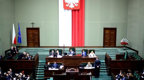 Posłowie debatują nad budżetem. "Obietnice wyborcze zostaną zrealizowane. Pani premier, damy radę!"