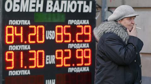 Rubel tonie. Nadzwyczajne spotkanie banku centralnego Rosji
