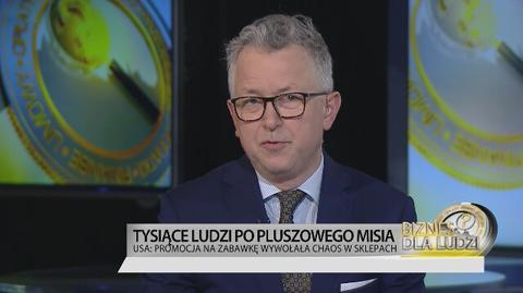 Tysiące ludzi po pluszowego misia