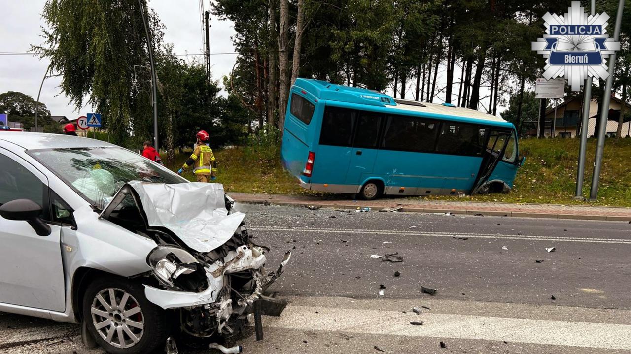"Nie ustąpił pierwszeństwa", zderzył się z autobusem. Są ranni