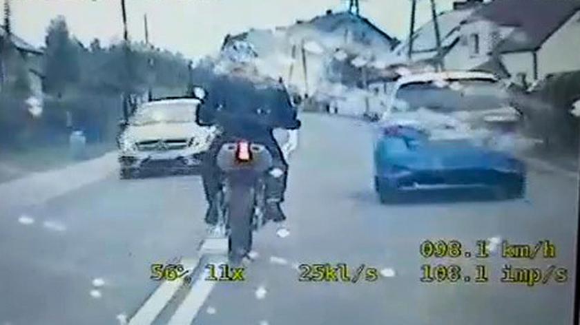 Policyjny pościg za motocyklistą w Świerklanach