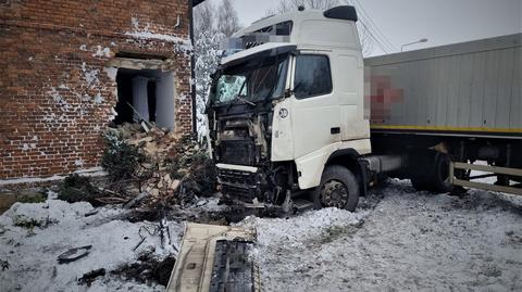 Ciężarówka wjechała w dom w Ornontowicach