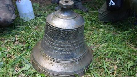 Leśniczy znalazł niemal stuletni dzwon cerkiewny