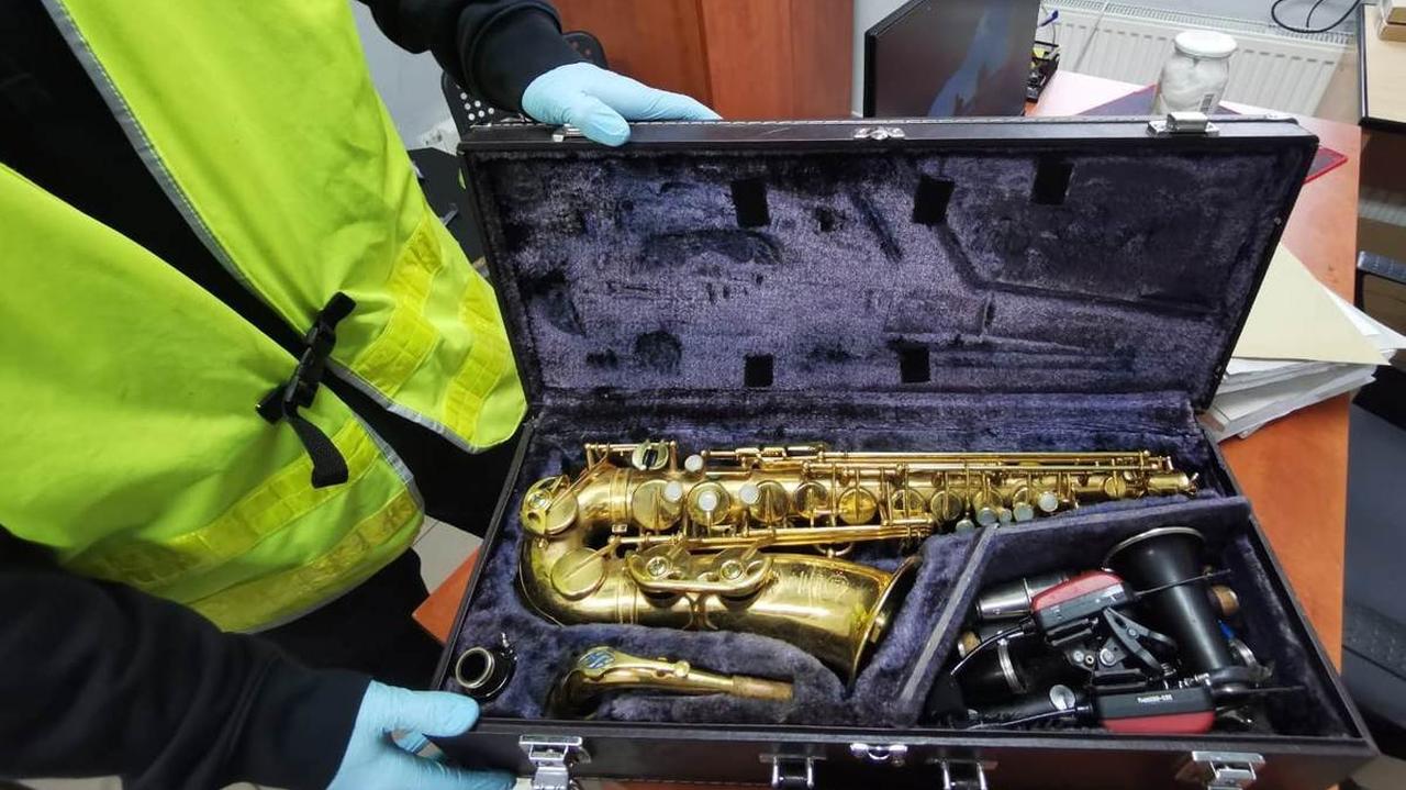 Kradzież saksofonu i klarnetu wartych 30 tysięcy złotych. Zarzuty dla dwóch osób