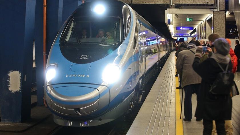 14.12.2014 | Start Pendolino. Pierwsi pasażerowie pojechali „superpociągiem”