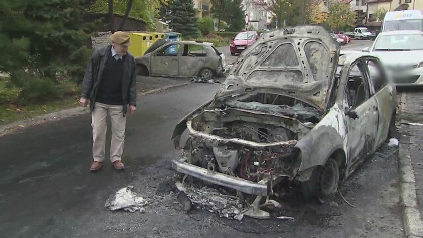 31.10.2014 | Gdańsk: nocne podpalenie aut. Doszczętnie spłonęło pięć samochodów