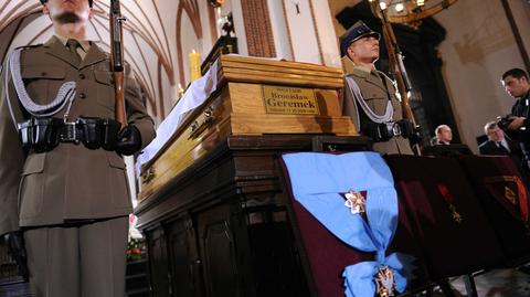 Abp Gocłowski żegna prof. Geremka/fot.PAP