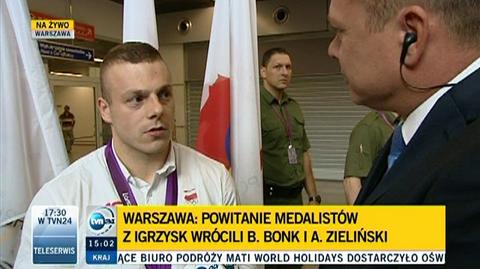 Adrian Zieliński po przylocie do Polski