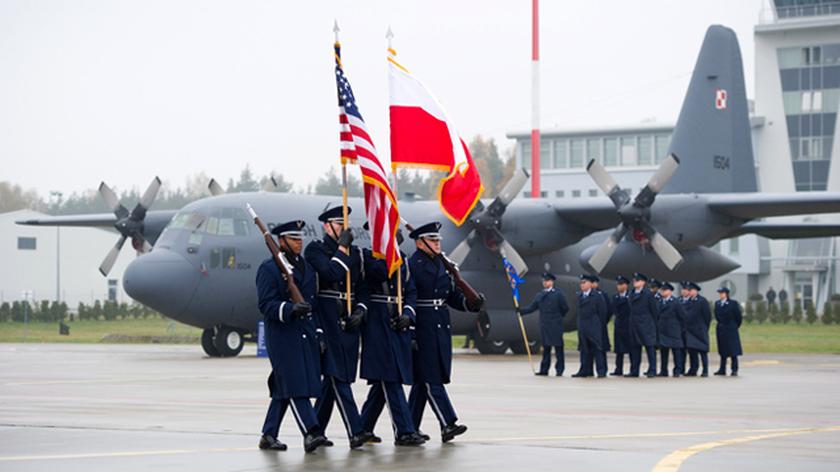 Amerykańscy żołnierze uroczyście powitani w Łasku