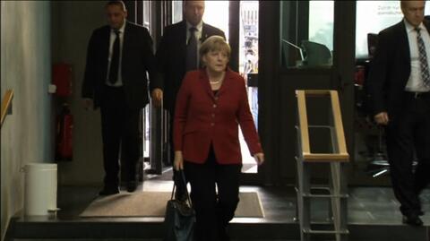 Angela Merkel w drodze na negocjacje z SPD 