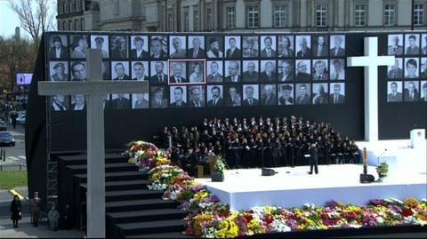 Budowa pomnika ofiar katastrofy smoleńskiej. Prezydent przychylny, rodziny podzielone