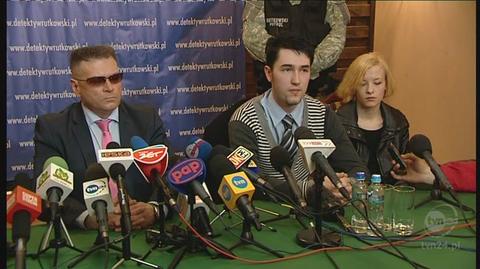 Cała konferencja Krzysztofa Rutkowskiego z rodziną półrocznej Magdy (TVN24)
