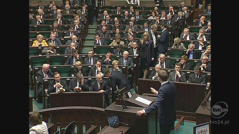 Całe wystąpienie premiera Donalda Tuska (TVN24)
