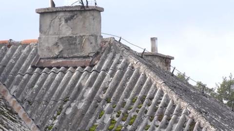 Druzgocący raport NIK ws. usuwania azbestu z polskich dachów