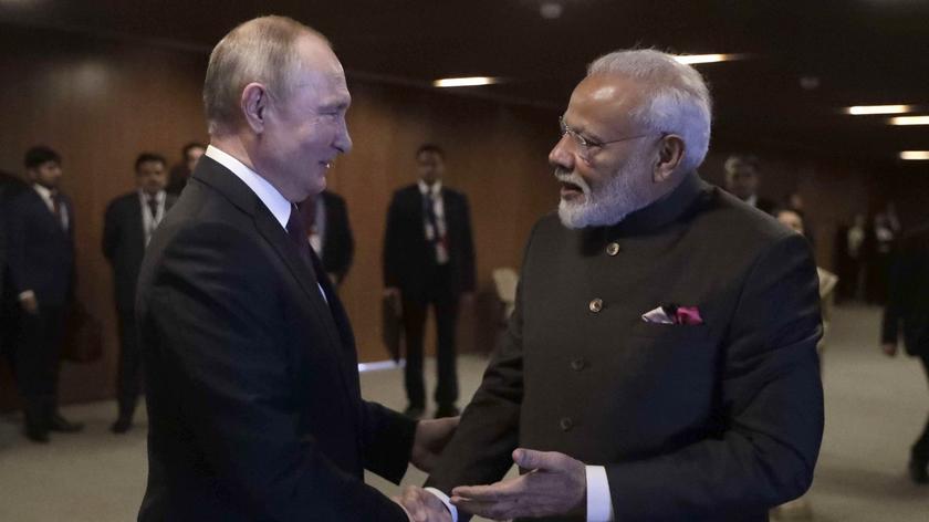 Putin i Modi odwiedzili stocznię we Władywostoku. Nagrania z 4 września 2019 roku