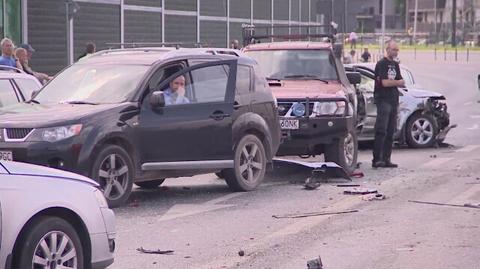 19.05 | Karambol w Krakowie. 19 uszkodzonych aut, są ranni