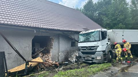 Ciężarówka wjechała w dom
