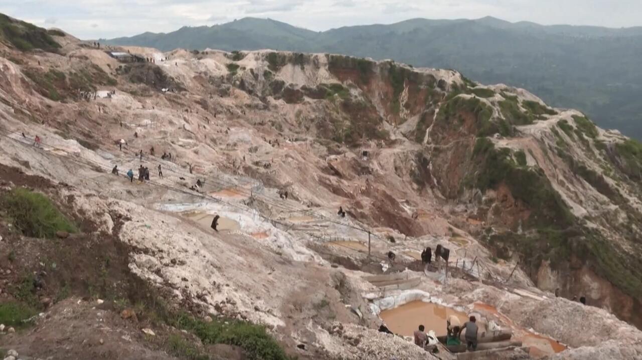 Ponad 200 osób zginęło w zawalonej kopalni