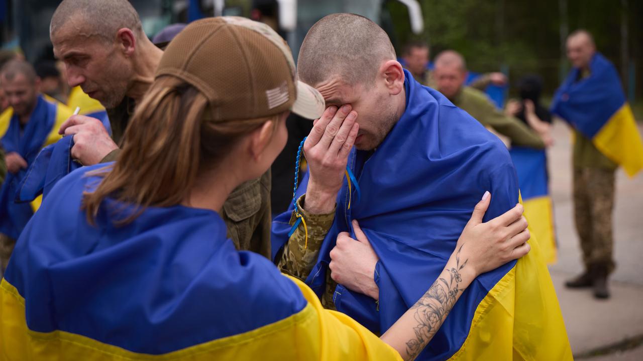 Wymiana jeńców Ukrainy i Rosji. "Kolejnych 307 ukraińskich obrońców jest w domu"
