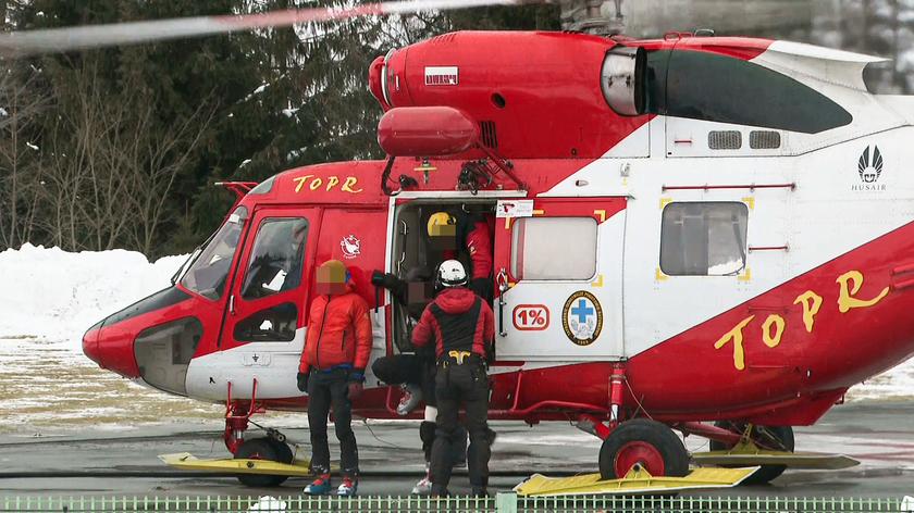 Lawina w Tatrach przysypała dwie osoby. Turyści trafili do szpitala