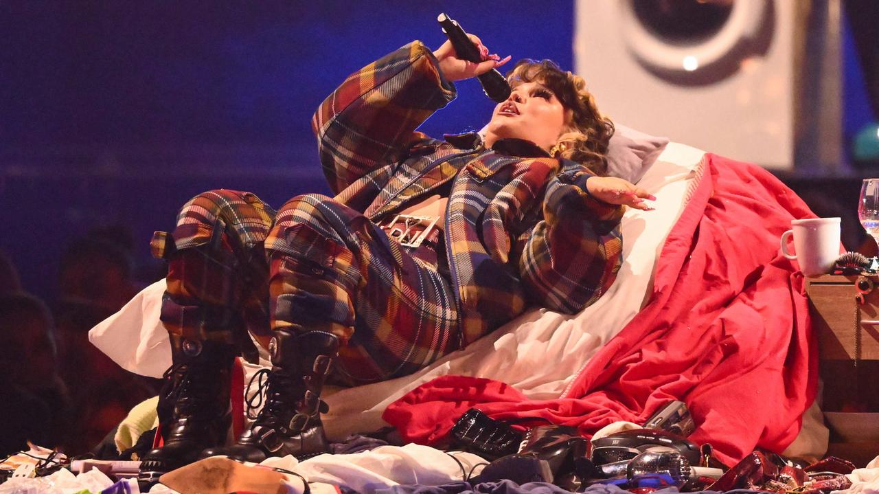 Wokalistka odwołuje koncerty po zasłabnięciu na scenie