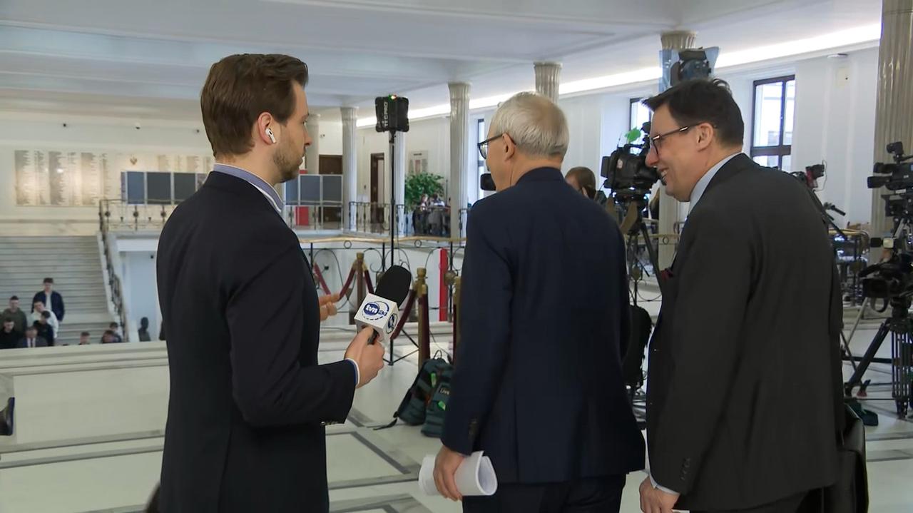 Proste pytanie do posłów PiS, śmiech zamiast odpowiedzi. "Kaziu, powiedz panu"