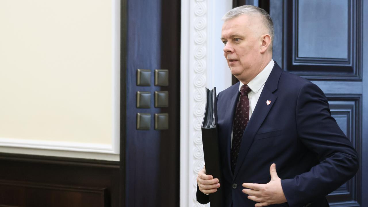 Siemoniak o deportacjach