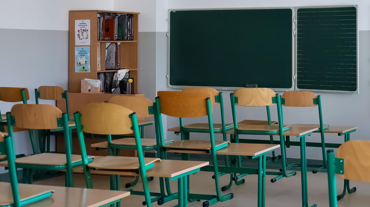 Szkoły zamknięte przez atak zimy. Tu w poniedziałek nie będzie lekcji