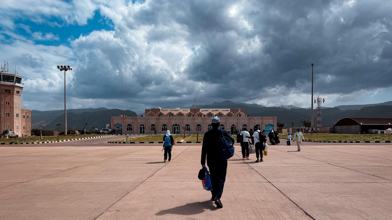Rzecznik MSZ o powrocie Polaków z Sokotry. "To będą komercyjne loty"
