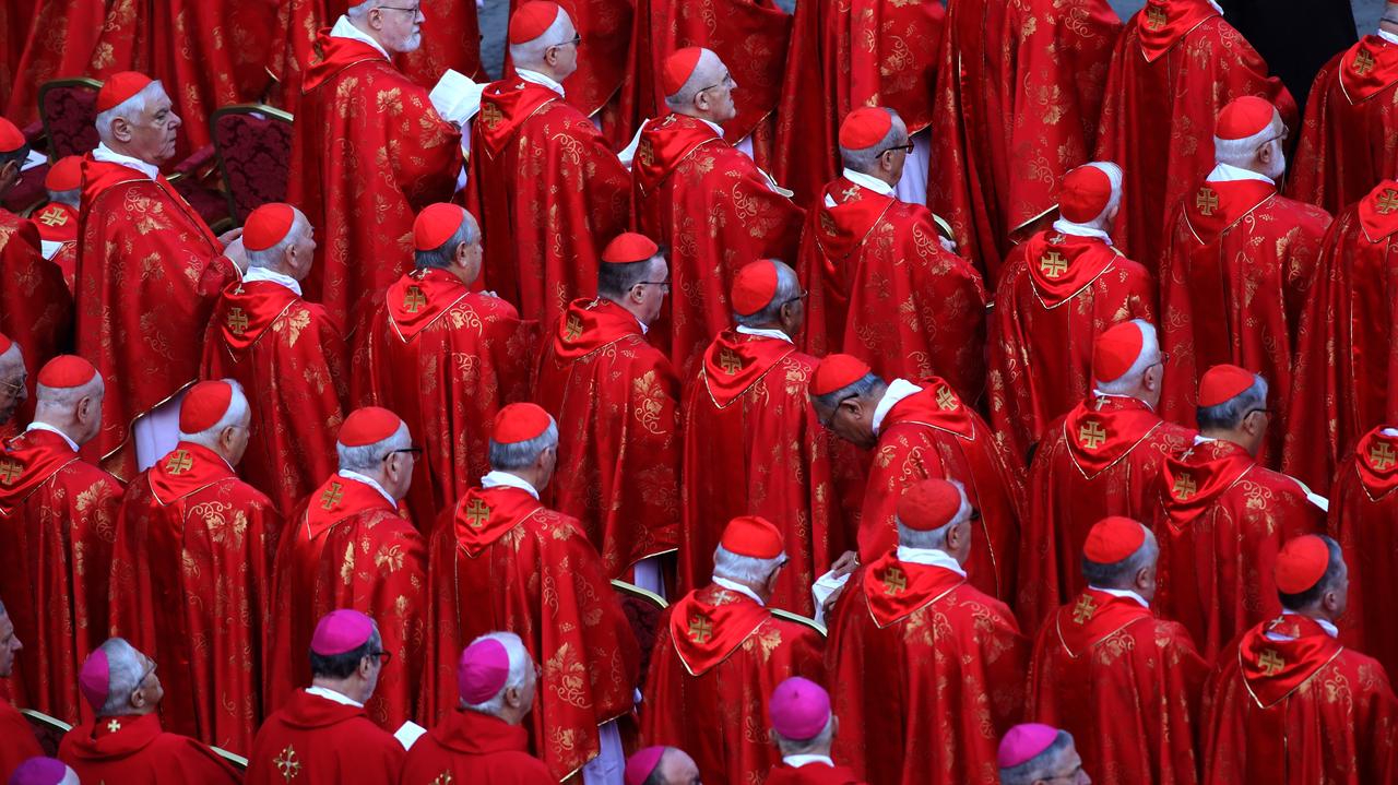 Kiedy i jak kardynałowie wybiorą następcę Franciszka