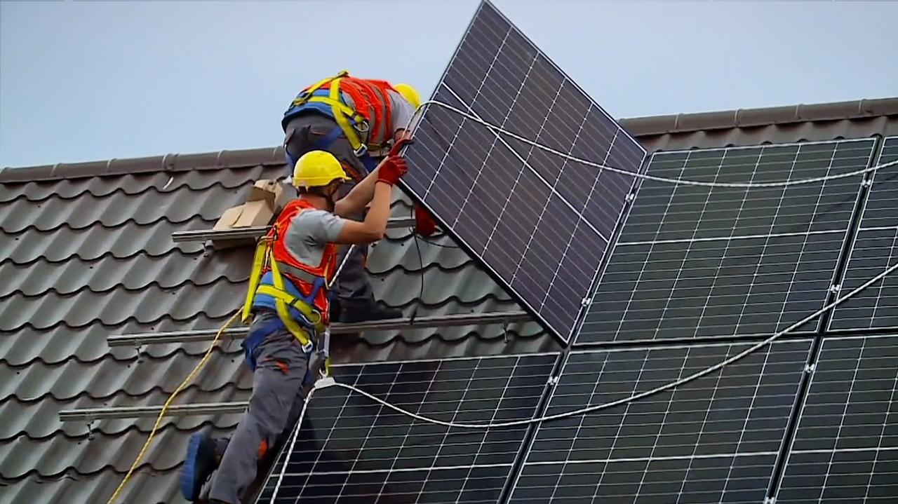 Photovoltaics tax from 2025? The Ministry of Finance explains