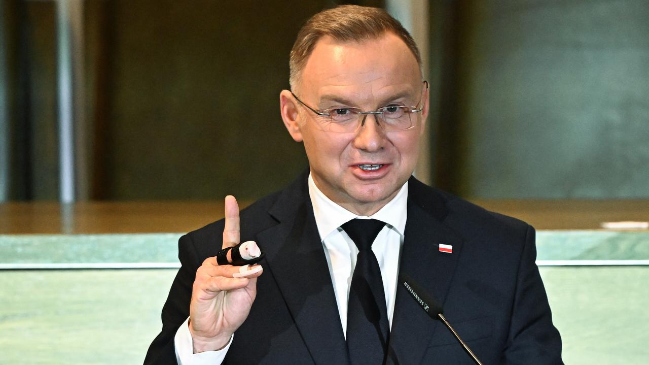 Jak naprawdę Andrzej Duda stracił końcówkę palca. "Ujawnię to"