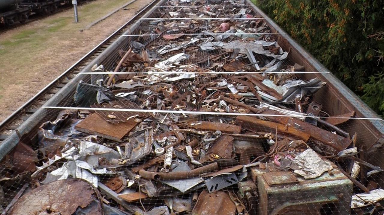 W 35 wagonach z Ukrainy miał być złom, były odpady