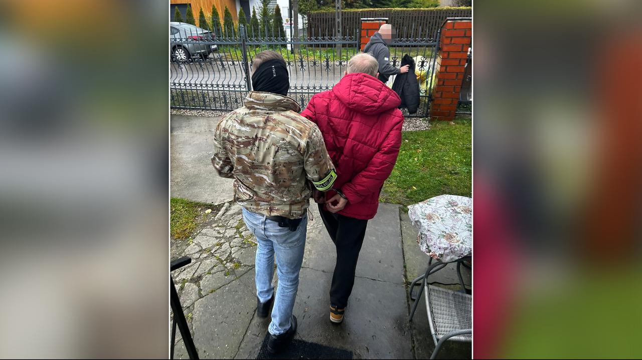 Twierdzi, iż sądził, iż podejmuje pracę jako kurier odbierający pieniądze za wózki inwalidzkie