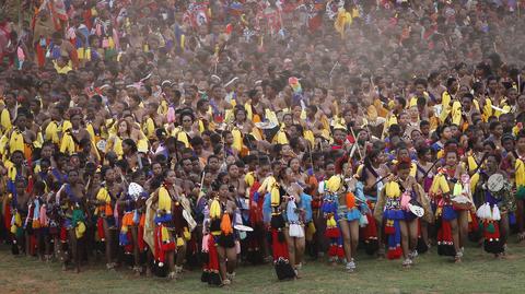 Eswatini. Taniec Trzcin (Umhlanga) na nagraniach archiwalnych 