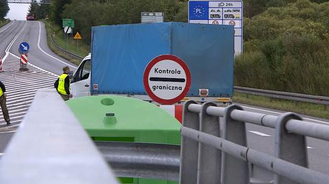 Tymczasowo wprowadzono kontrole na granicy ze Słowacją. Relacja reportera TVN24