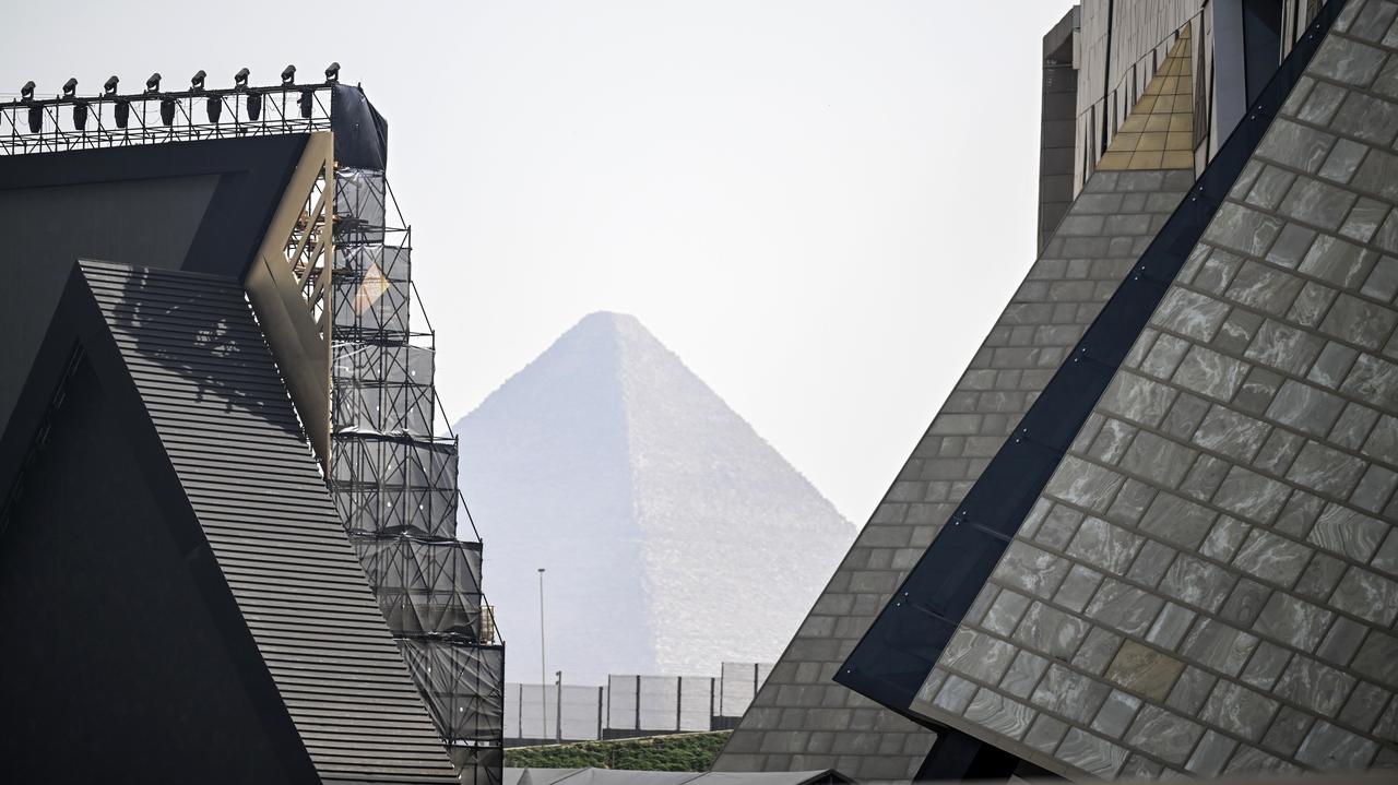 Ramzes wita turystów, a Sisi świat. Egipt prezentuje nową wizytówkę