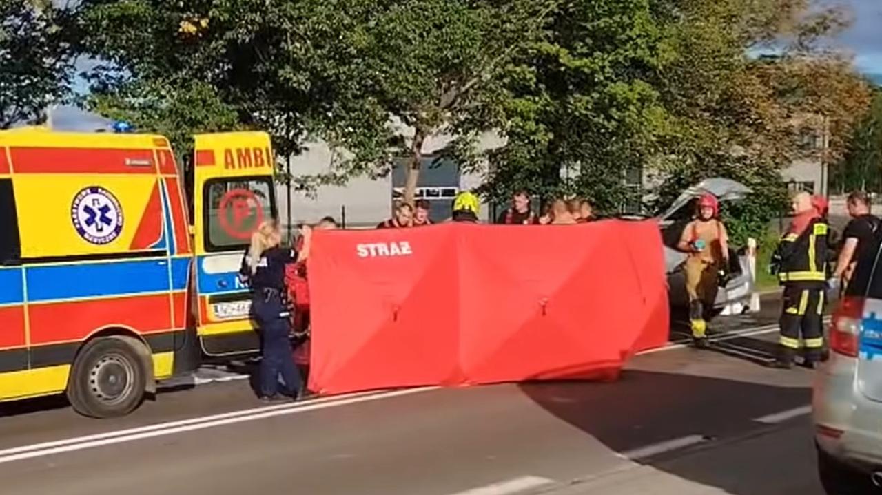 Rodzinna tragedia na drodze. Nie żyje ojciec i syn, matka z córką w ciężkim stanie