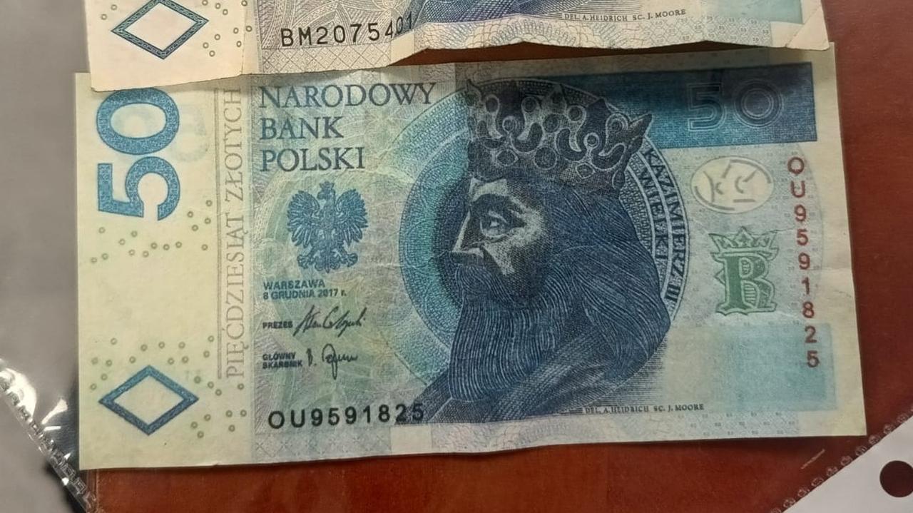 Dwóch nastolatków chciało zapłacić fałszywymi banknotami