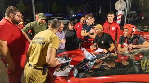 Strażacy i wojsko prowadzą ewakuację ZOL w Paczkowie