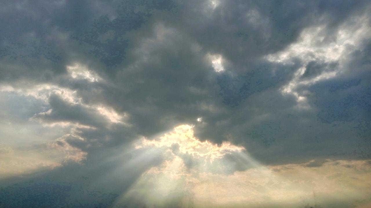 Pogoda na dziś - poniedziałek, 15.12. Strefa przejaśnień i rozpogodzeń przejdzie przez Polskę