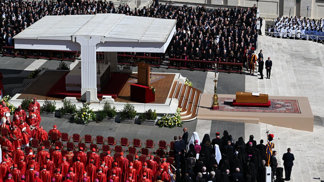Msza żałobna Franciszka. "Wybrał drogę poświęcenia aż do ostatniego dnia"