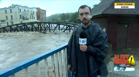 Jak wygląda sytuacja w Kłodzku (Dolny Śląsk) w niedzielę rano? Relacja reportera TVN24