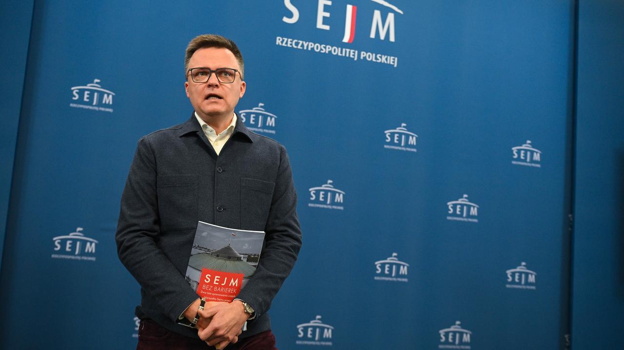 Holownia gives up the Speaker's chair. What's next?