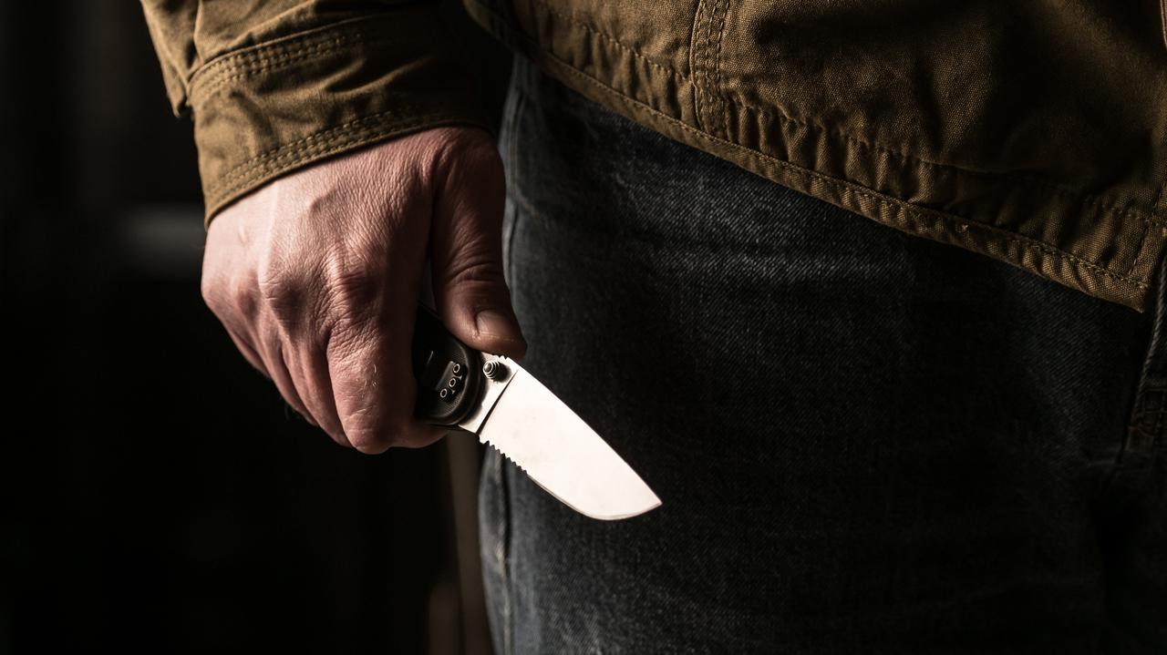 Niebezpieczny incydent w lokalu wyborczym. Zagłosował i wyciągnął nóż