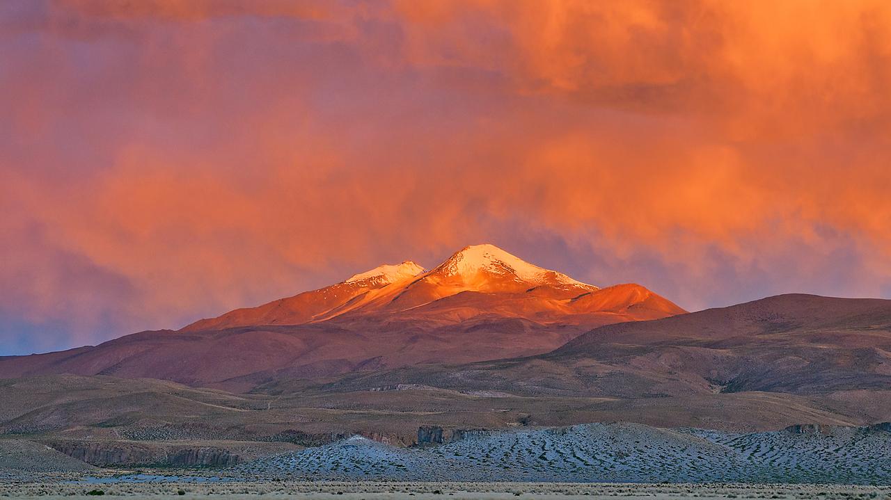 Badacze odkryli ruchy pod "wulkanem zombie"