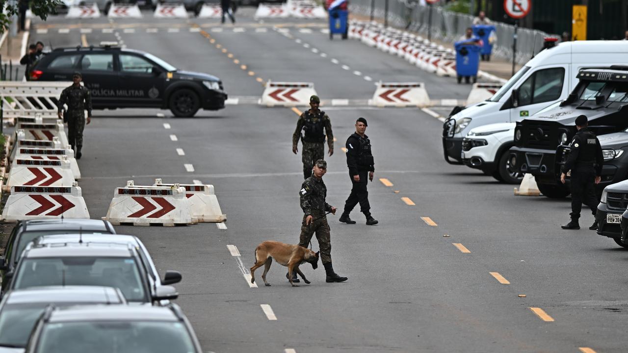 A candidate for councilor wanted to blow up the ultimate  Court. The bomb went off earlier