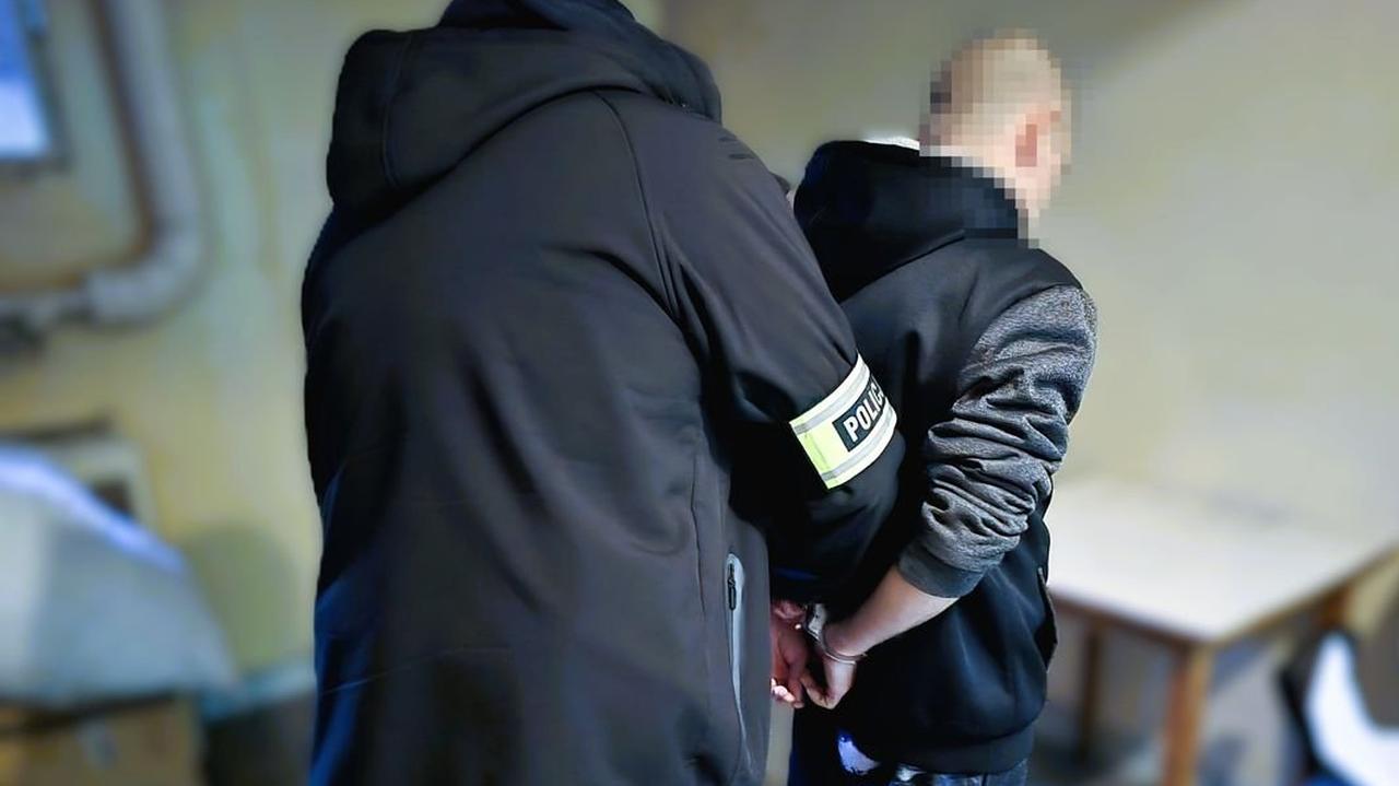 Za "randkę" chciał zapłacić pamiątkowymi banknotami, potem groził śmiercią