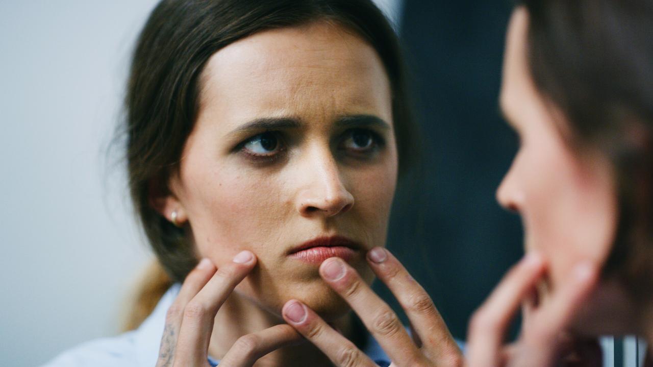 To nie depresja ani "szaleństwo". Psychiatra: bywa śmiertelna, ale nie jest wyrokiem